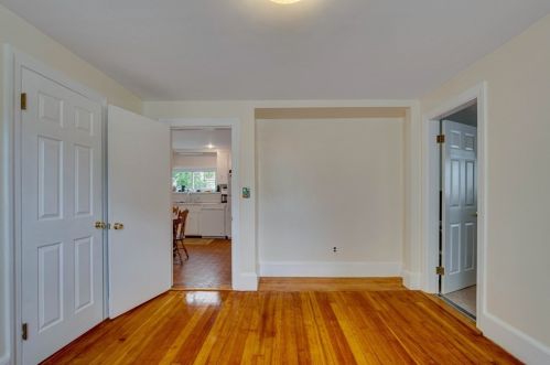 3 Beacon St, Quincy MA 02169-7117 exterior