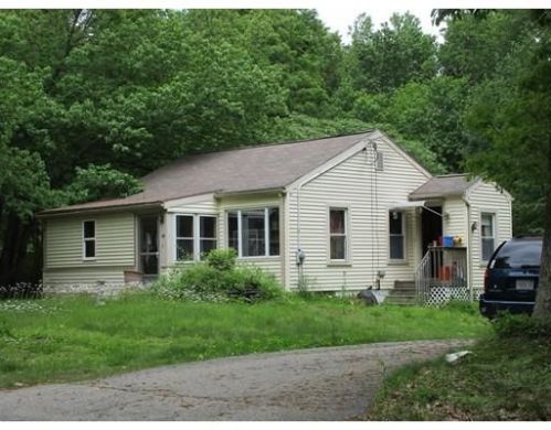 53 Burncoat St, Leicester MA  01524-2011 exterior