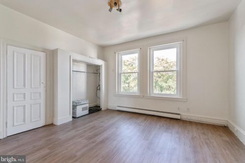 2013 15 St, Philadelphia PA 19121-2301 exterior