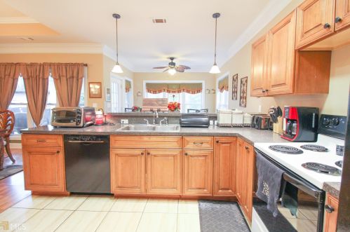 42 Helen Ln, Stockbridge GA 30281-6040 exterior