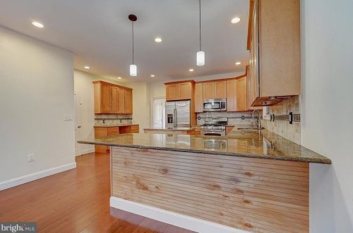 985 6th St, Philadelphia PA  19123-1405 exterior