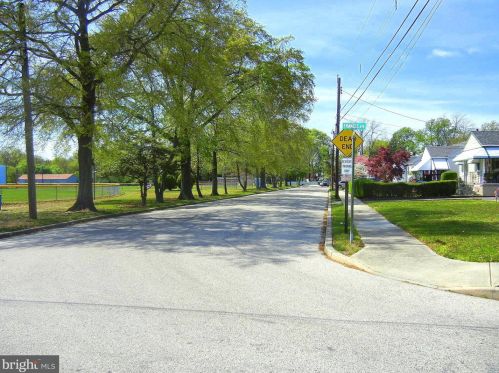 212 Underwood Ave, West Deptford, NJ 08096-3415