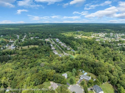 8 Bailey Ct, Jackson Twp NJ  08527-4459 exterior