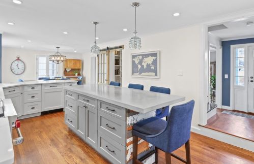 64 Fair Oaks Park, Needham MA 02492-3104 exterior