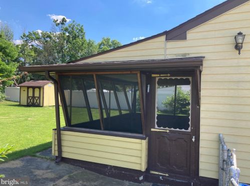 124 Military Dr, West Deptford NJ 08063-1507 exterior