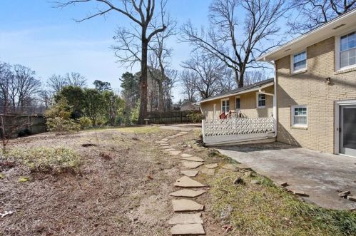 2262 Brookhurst Dr, Atlanta GA 30338-6646 exterior