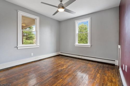 35 Fairview Ave, Milford NJ 08848-1006 exterior