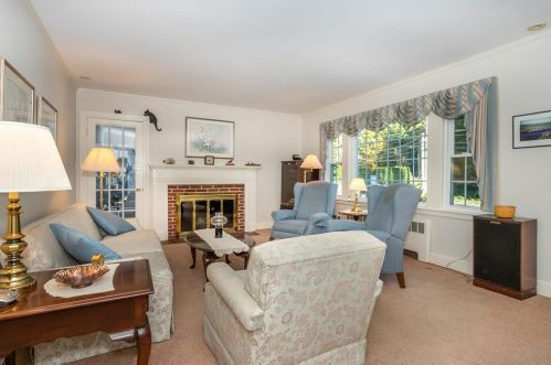 595 Randolph St, Canton MA 02021-1321 exterior