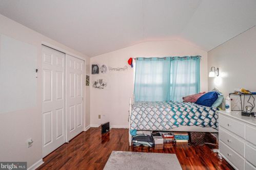 9 Canal Vw Dr, Trenton NJ 08648-1319 exterior