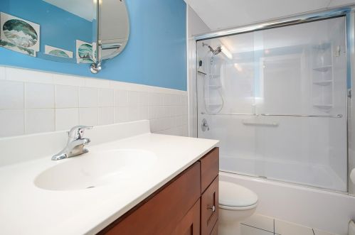 418 Meadow St, Agawam MA  01001-2219 exterior