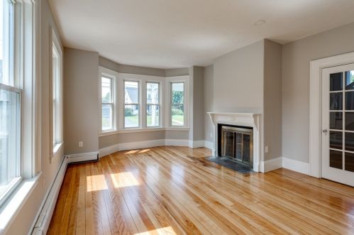 8 Latisquama Rd, Southborough MA 01772-1606 exterior