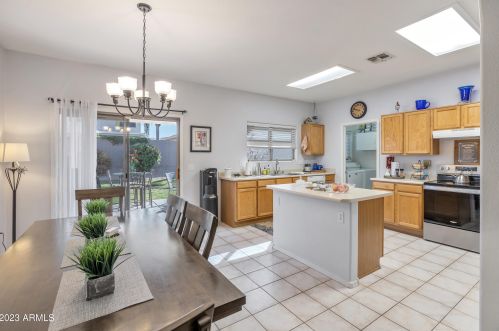 26219 41 Way, Phoenix AZ 85042-6304 exterior