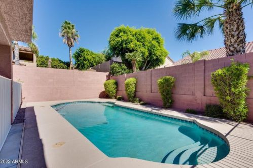 1916 Claire Dr, Phoenix AZ 85022-4106 exterior