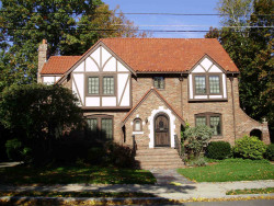 48 Fellsmere Rd, Newton, MA 02459-1340