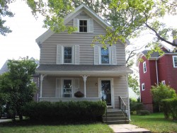 7 Henshaw Pl, Newton, MA 02465-1630