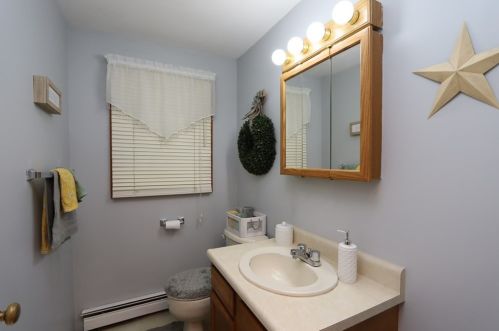 298 St, East Bridgewater MA 02333-1810 exterior