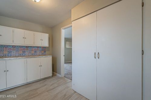 1817 38 Dr, Phoenix AZ 85053-5407 exterior