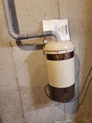 189 Pine Grove Dr, South Hadley MA  01075-2197 exterior