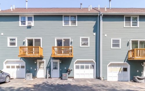 551 Hildreth St, Dracut MA 01826-3603 exterior