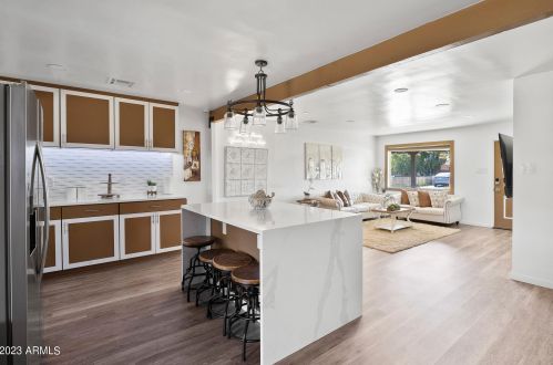 2152 Clarendon Ave, Phoenix AZ 85033-4120 exterior