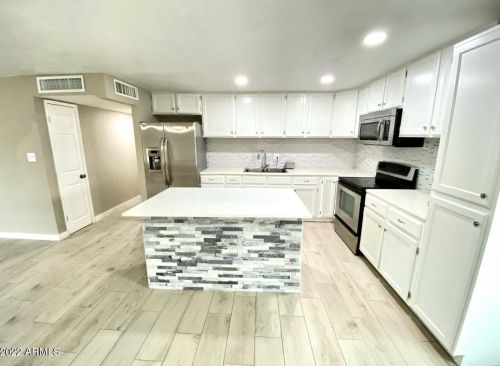 1620 57 Dr, Phoenix AZ 85031-1835 exterior