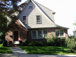 111 Mount Vernon St, Newton, MA 02465-2559