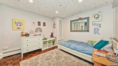 25 Catherine Ct, Skyline Lakes NJ  07456-1838 exterior