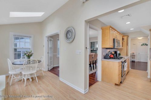 39 Brown Pl, Tinton Falls NJ  07701-2206 exterior