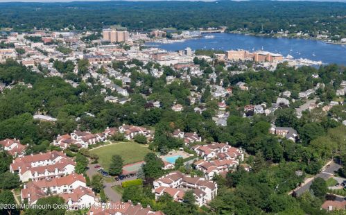 6 Tower Hl Dr, Tinton Falls NJ 07701-2473 exterior