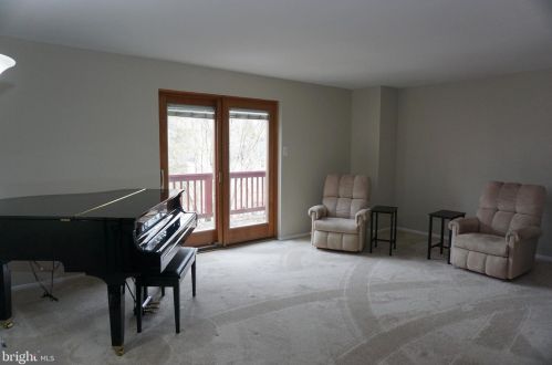 11916 New Country Ln, Columbia MD 21044-4405 exterior