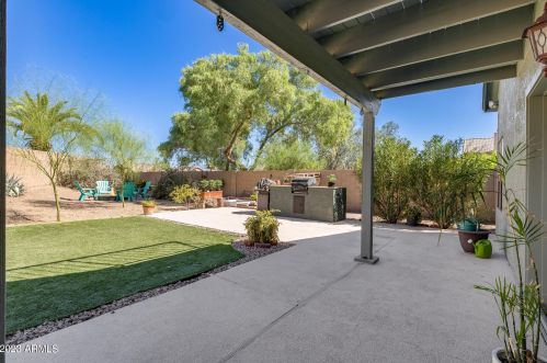 1944 Behrend Dr, Phoenix AZ 85027-3834 exterior