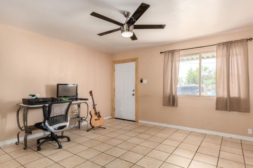 7750 Clarendon Ave, Phoenix, AZ 85033-3603