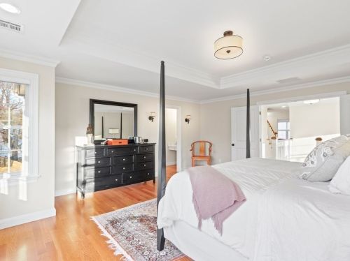 51 Mann Ave, Needham MA 02492-4533 exterior