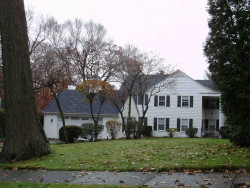 34 Hyde Ave, Newton, MA 02458-2311