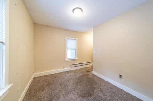 680 Granville Rd, Montgomery MA 01085-3942 exterior