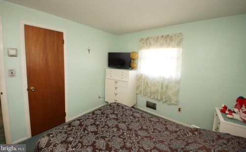 27 Jamaica Way, Trenton NJ 08610-1314 exterior