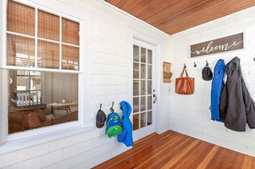 34 Winthrop St, Milton MA 02186-1546 exterior