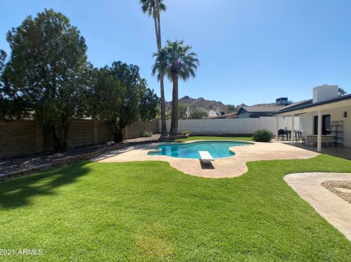 2423 Beryl Ave, Phoenix AZ 85021-2480 exterior