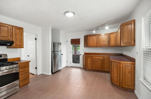 36 Lambert Ave, Chelsea MA 02150-1304 exterior