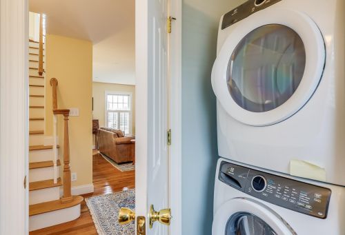 20 Locust Rd, Eastham MA 02642-2460 exterior