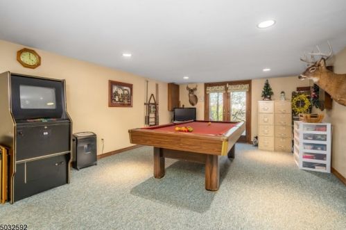 75 Dawn Rd, Milford NJ 08848-1112 exterior