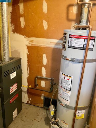 955 Burkhart Ave, San Leandro CA 94579-2031 exterior