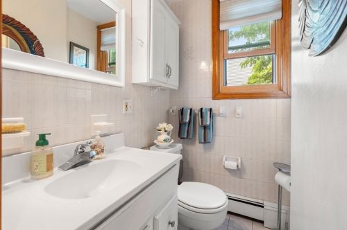 293 Washington St, Gloucester MA 01930-4815 exterior