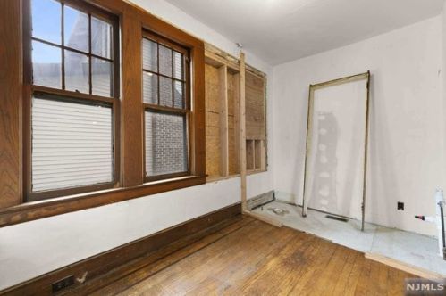 33 Hamilton Ave, Kearny NJ  07032-1804 exterior