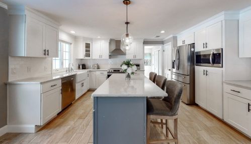 11 Colonial Dr, Shrewsbury MA  01545-1520 exterior