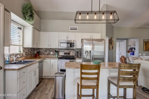 3901 Carol Ann Way, Phoenix AZ 85032-4057 exterior