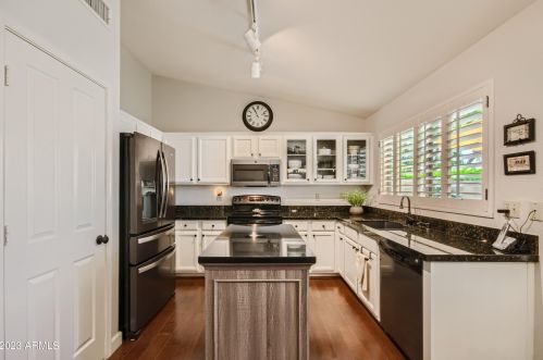 14842 42 Way, Phoenix AZ 85042-5211 exterior