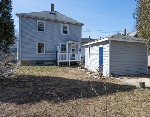 24 Bussey St, Dedham MA 02026-2239 exterior