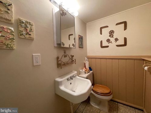 1 Budd Blvd, West Deptford NJ 08096-3332 exterior