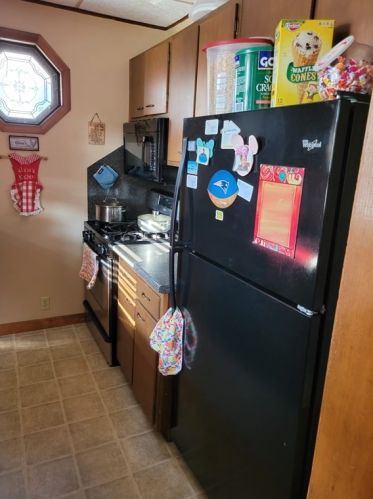 57 Whipple St, Fall River MA 02721-1818 exterior